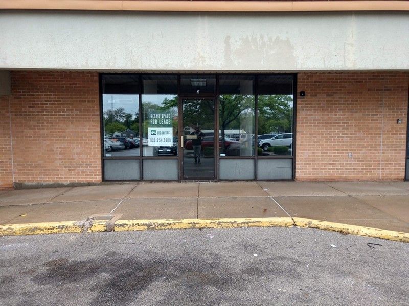 STERLING BAZAAR: 3311 N Sterling Ave, Peoria, IL 61604
